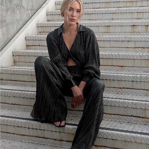 Black Plisse set - Picture 1 of 4